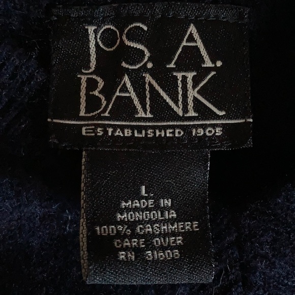 Jos A Bank Men’s Navy Cashmere Sweater - Picture 3 of 8